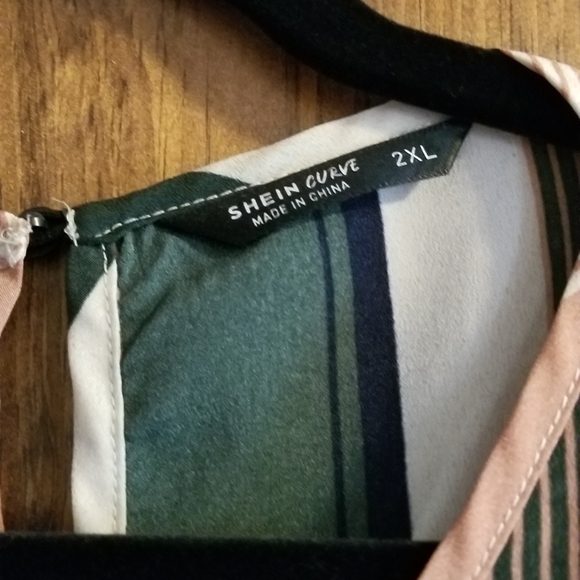 Shein tshirt - Picture 2 of 2